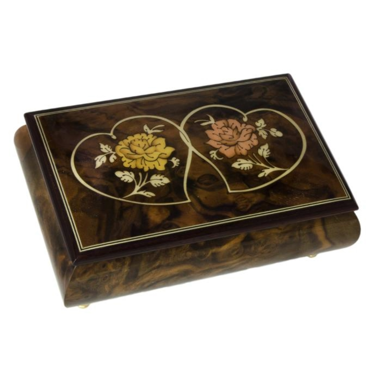 Boîte à musique en intarsia avec coeur