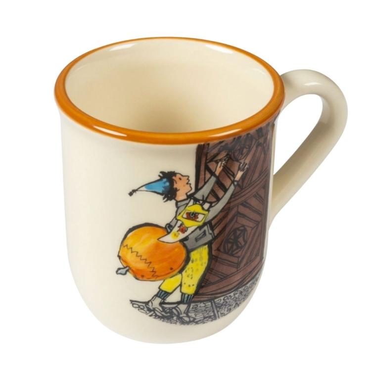 Tasse Ursli am Tor